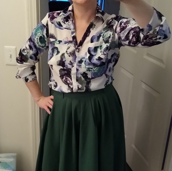 EXPRESS floral button-down blouse - Picture 2 of 14